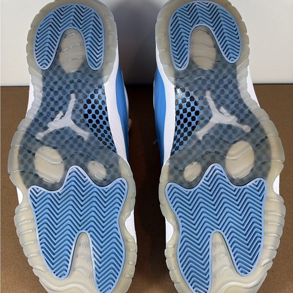 Nike Air Jordan Retro 11 Low UNC 2017 528895106 Size 10.5 Men main image 5